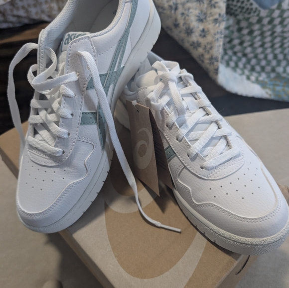 NIB ASICS Japan S Sneakers - Picture 3 of 4